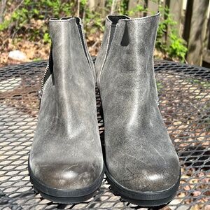 Sorel Chelsea boots size 10.5/41.5